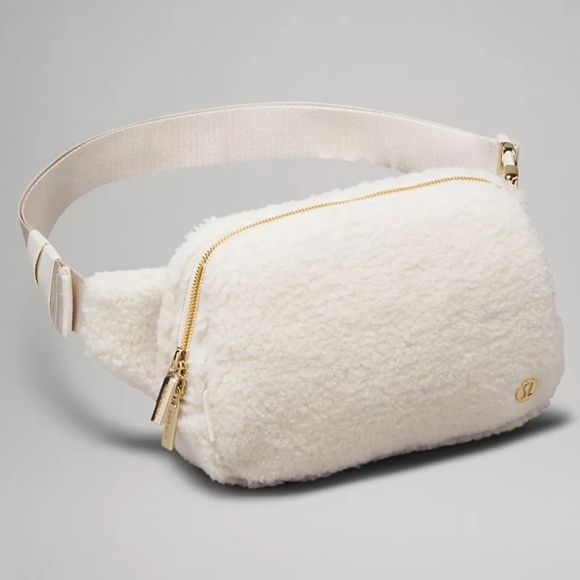 LULULEMON SOFT FLEECE Belt Bag Crossbody Gold Logo Inside Net & Pocket CHIC NWOT - Picture 2 of 8